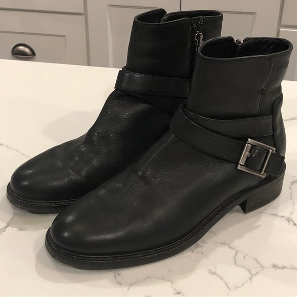 Aquatalia Bree Ankle Boot Water Resistant Buckle Black Made Italy Women's 7.5 - Picture 1 of 11